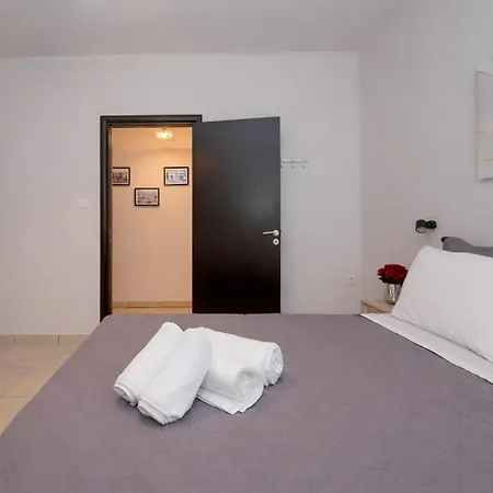 Anna Apartment *